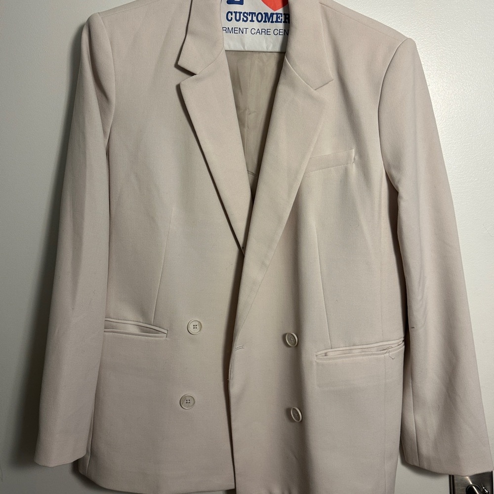 Aritzia Cream Blazer